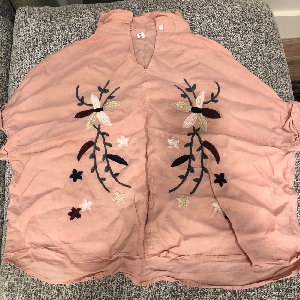 Oversized floral embroidered blouse with collar